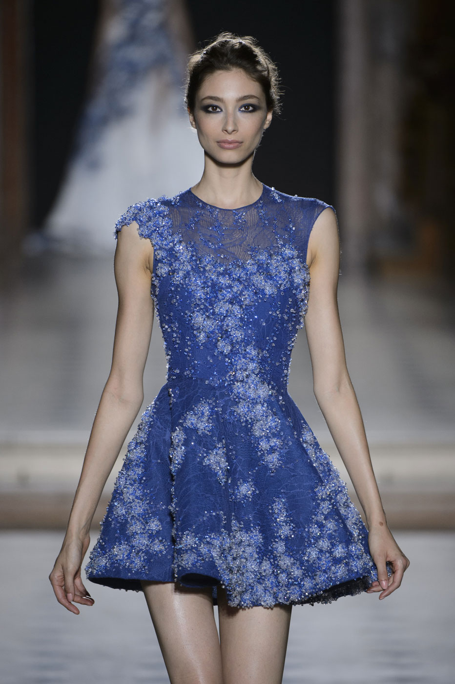 Little coloured dress: μίνι φορέματα με μάξι στυλ